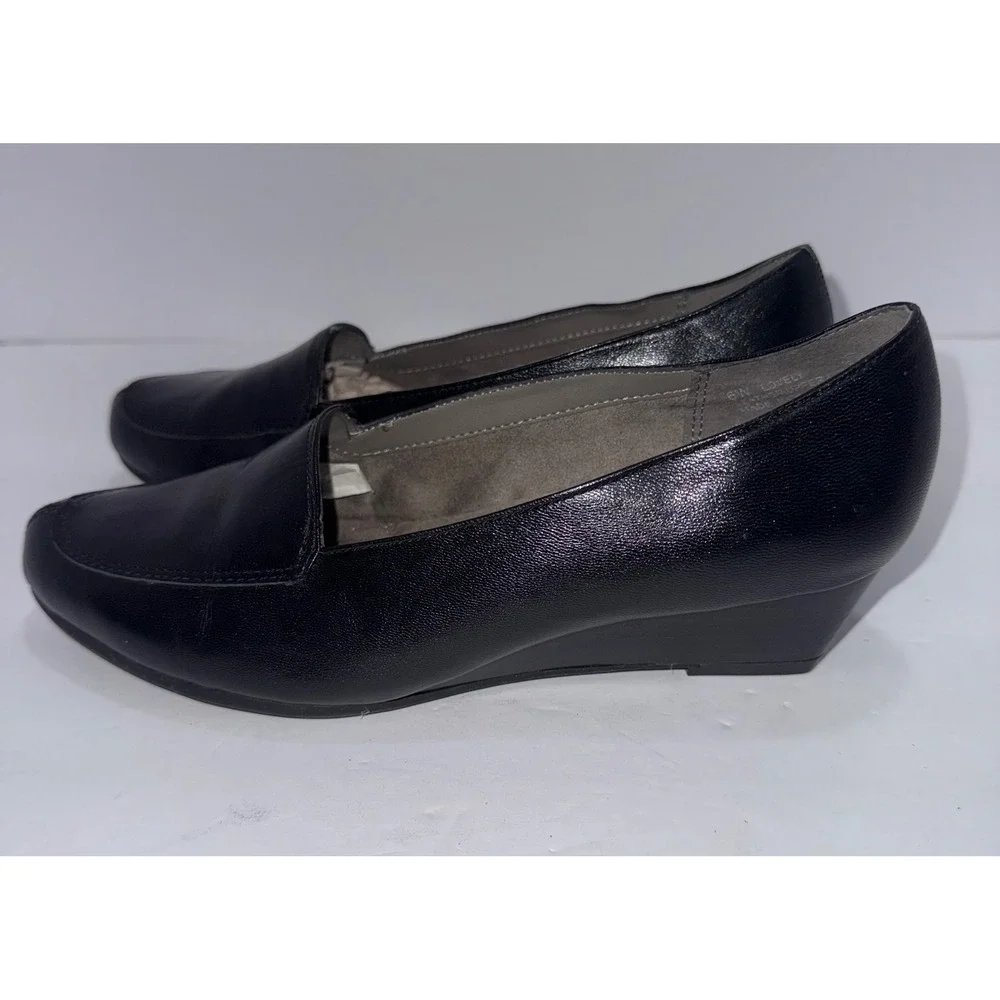 AEROSOLES heel rest